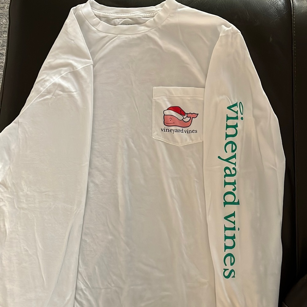 Vineyard Vine Christmas long sleeve.